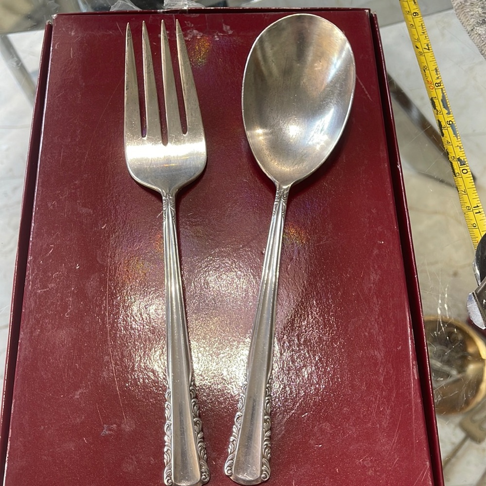 Vintage Holmes and Edwards IS spoon and fork serving set